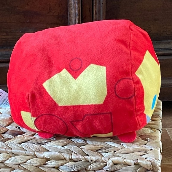 Disney Tsum Tsum Marvel Ironman large plushie - Picture 2 of 6